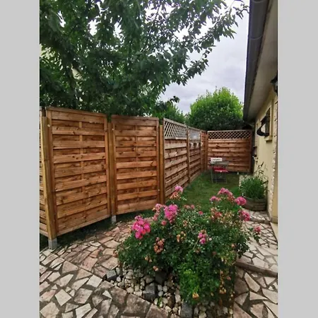 Charmant Et Cosy Studio Avec Jardinet Proche De Paris *